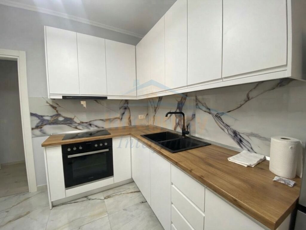 Qera, Apartament 1+1+Post Parkimi, Shkolla e Baletit, Tiranë.