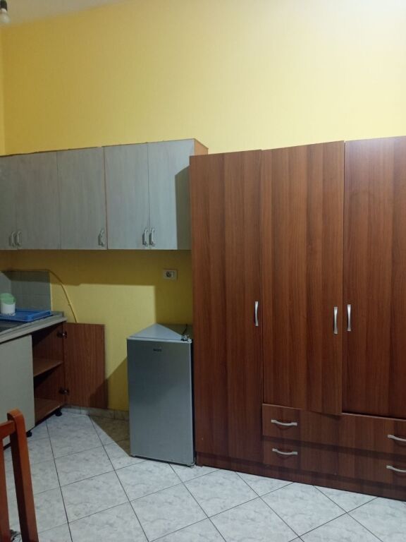 MONOLOCALE 25,000 LEKE NELL'EX CAMPO DELL'AVIAZIONE