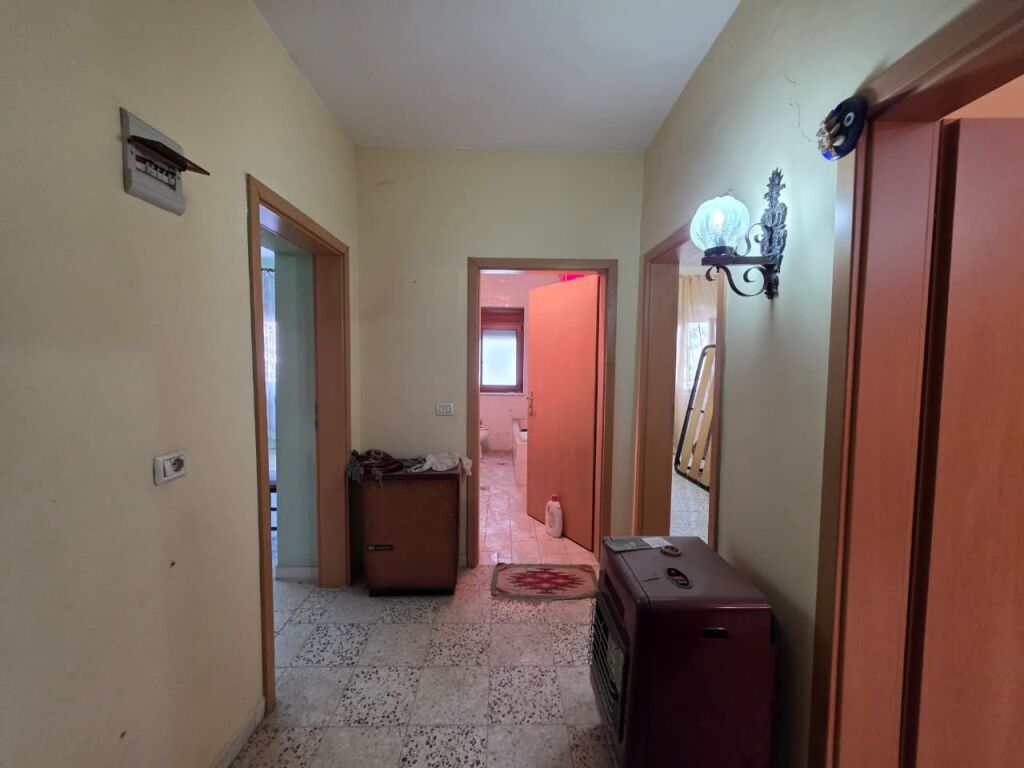 Apartament 2+1 per shitje, Rruga Ali Visha !