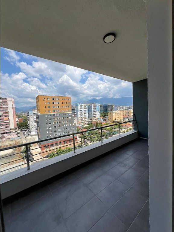 Shitet, Apartament 1+1, Ish-Fusha e Aviacionit, Tiranë 150,000 €