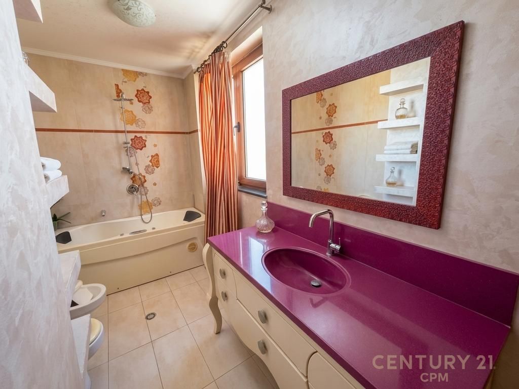 Vendesi in vendita Penthouse Unico, Ex Circo, Viale Zogu I Pare
