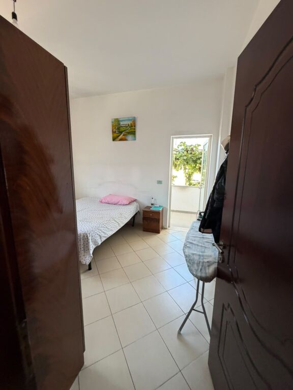 Jepet me qera Apartamenti 1+1 , Astir rruga Teodor Keko perballe Bar Oslo  400 mije leke i diskutueshem