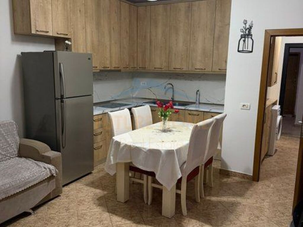 Affitto, Appartamento 3+1, Via Dibra, Tirana 65.000 Lek