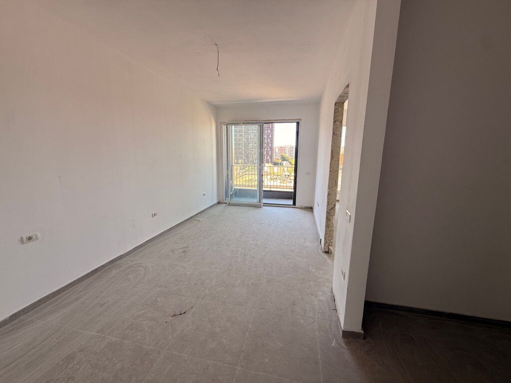 SHITET APARTAMENT 1+1 PRANË ISH-PARKUT !