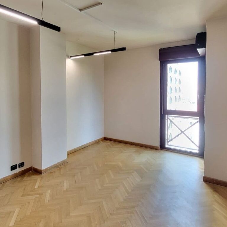 🏢 FOR RENT – OFFICE IN CENTER 📍