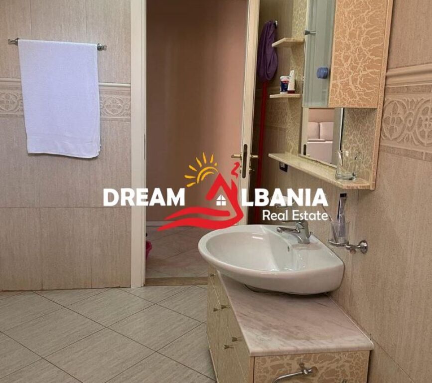 JEPET ME QIRA – APARTAMENT 3+1+2 Rruga Bardhok Biba, Qendër – Tiranë f  ID 5623