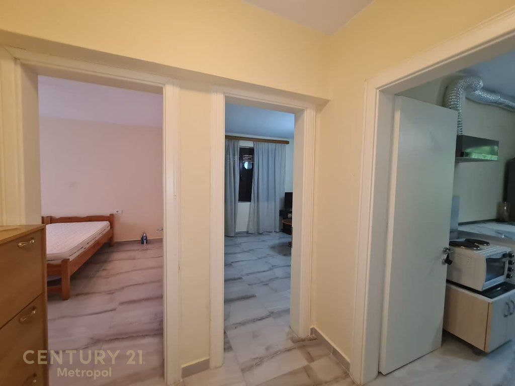 Shitet apartament 2+1 tek Rruga Mine Peza , kryqesim Rruga Milan Shuflaj , Rruga e Durresit , Zogu i Zi .