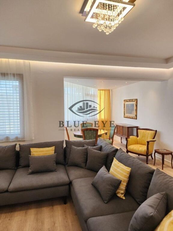 TRIPLEX PREMIUM PËR SHITJE – VILA E ZOGUT, DURRËS!