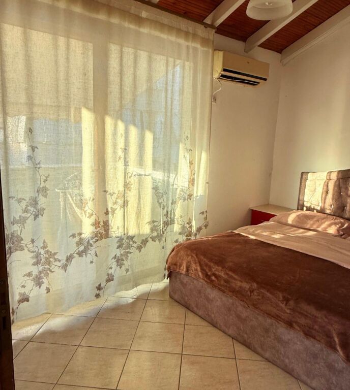 Jepet me qira apartament 1+1 te Rr. Fortuzi!