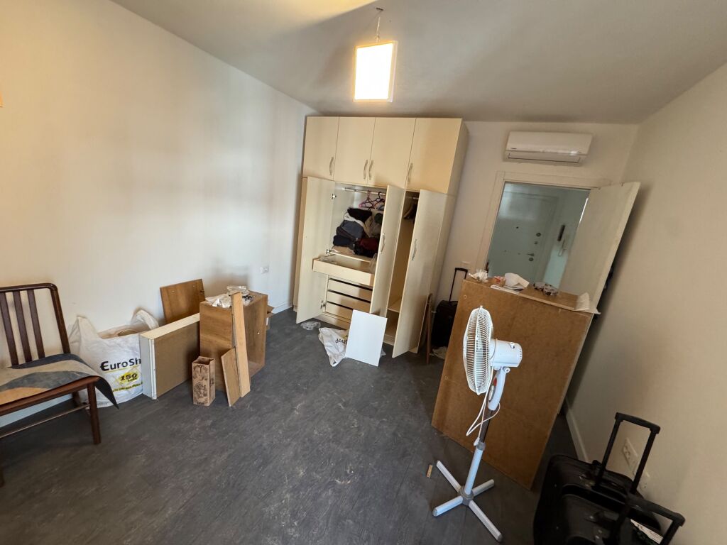 🏡 JEPET ME QIRA 1+1  📍 Rruga “5 Maji”, fundi i rrugës 🏢 Kati 5 | Me ashensor 💰 40.000 lek/muaj – i diskutueshëm