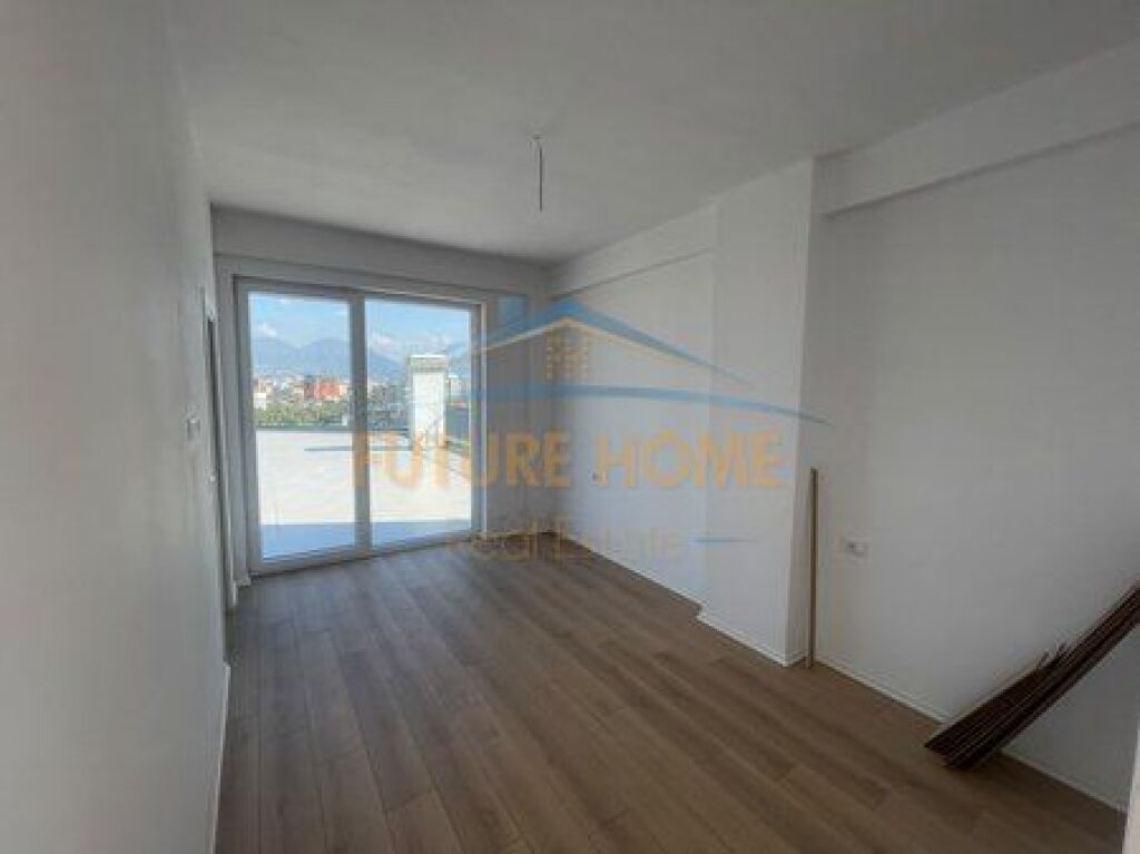 In vendita, Appartamento 3+1+2+Veranda, Comune di Parigi, Tirana