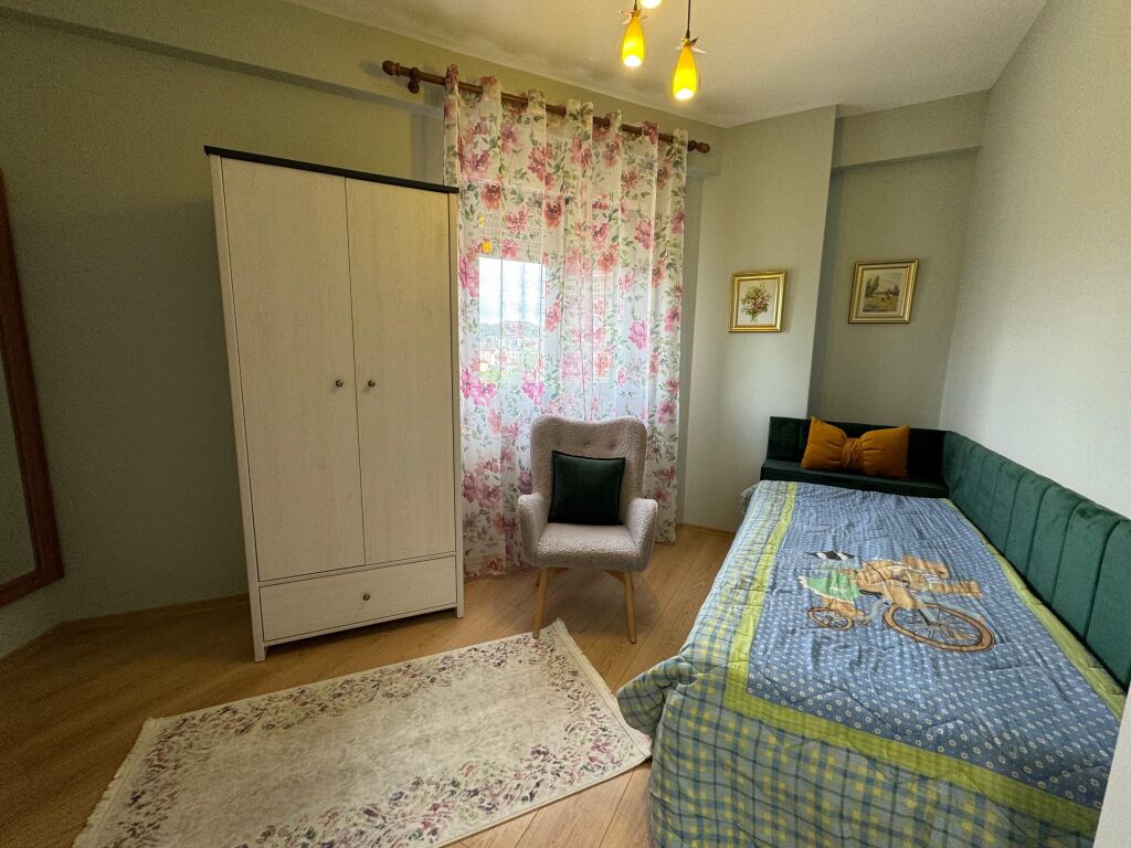 🏠 APPARTAMENTO 2+1 IN AFFITTO – ASTIR  📍 Complesso Oasis, Astir 🏢 3° piano 🏗️ Palazzo del 2023 🛗 2 ascensori 🛋️ Arredato 💰 Prezzo: 60.000 lek/mese  📞 Per maggiori informazioni o per visitarlo, contattaci.
