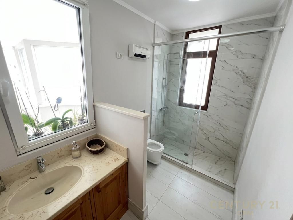 Vendesi in vendita Penthouse Unico, Ex Circo, Viale Zogu I Pare