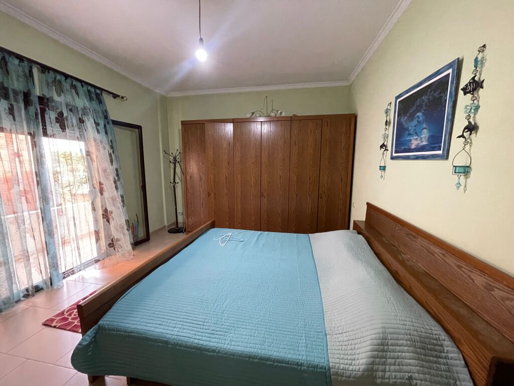 JEPET ME QIRA KAT VILE 2+1 NE KOMBINAT 40.000 LEK NE MUAJ