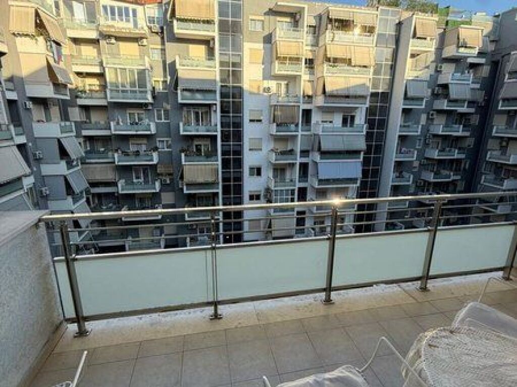 Affitto, Appartamento 1+1, Complesso Golden Park, Tirana.