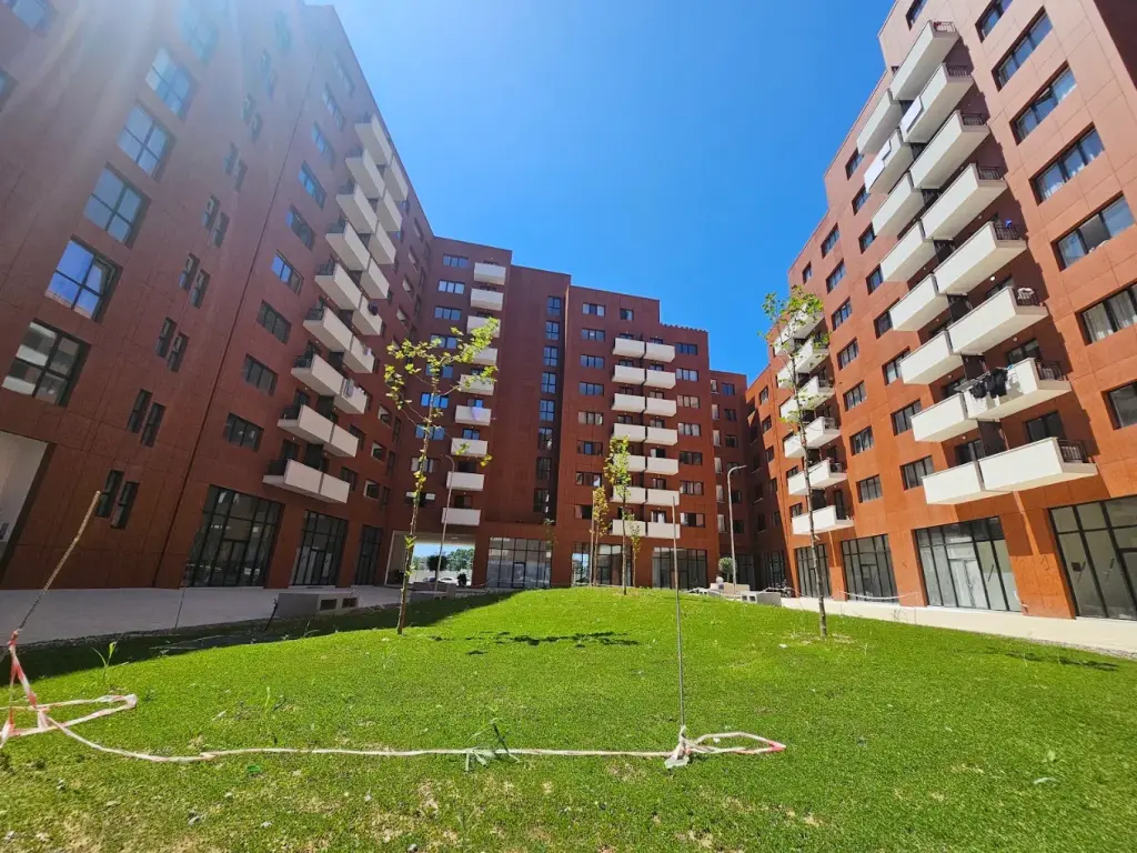 Urban Gate, shop for sale – Astir