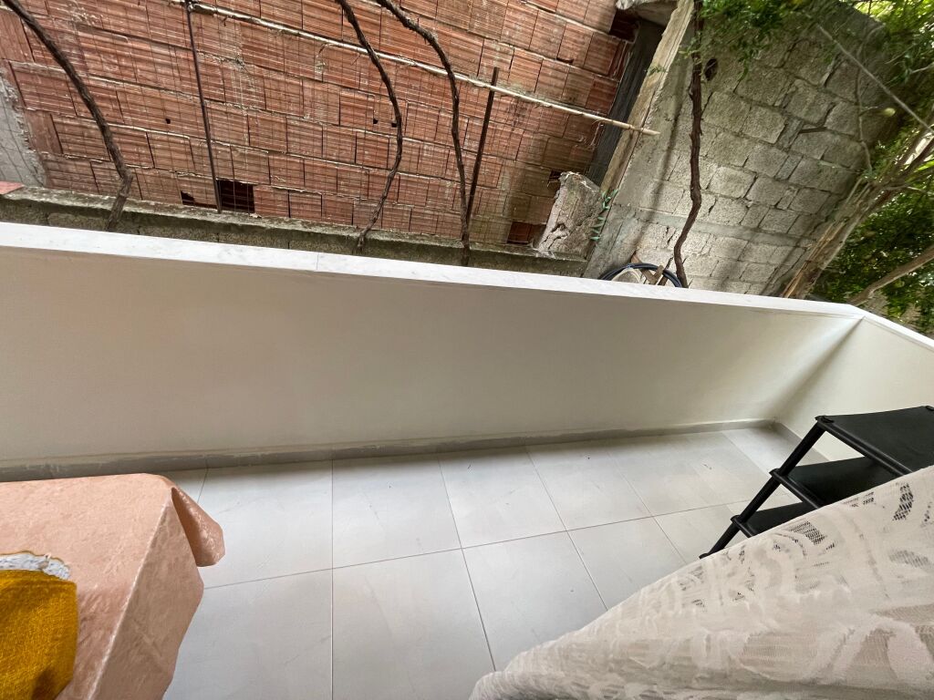 JEPET KAT VILE ME QIRA 1+1, 27.000 lek NE KOMBINAT