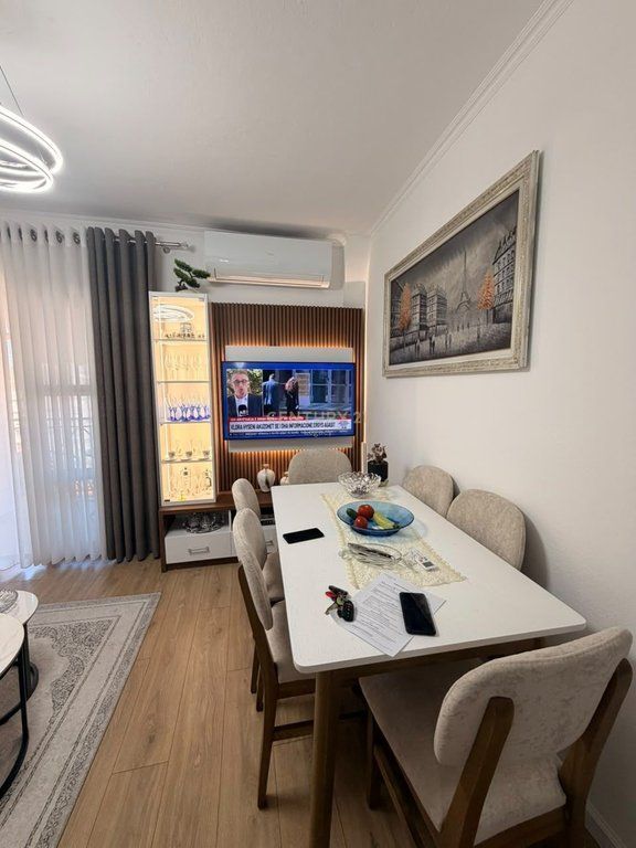 Apartment 1+1 converted to 2+1 for Sale. Kinostudio 14,600,000 Lekë