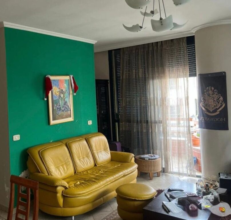 Jepet me qera apartament 1+1 21 dhjetori    [ID VV 007