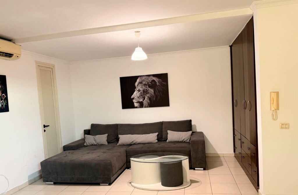 Jepet me qera apartamenti 1+1