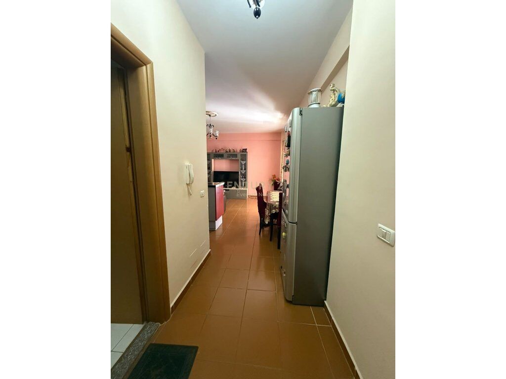 Apartament 1+1 per Qira ne Yzberisht (prane KMY)