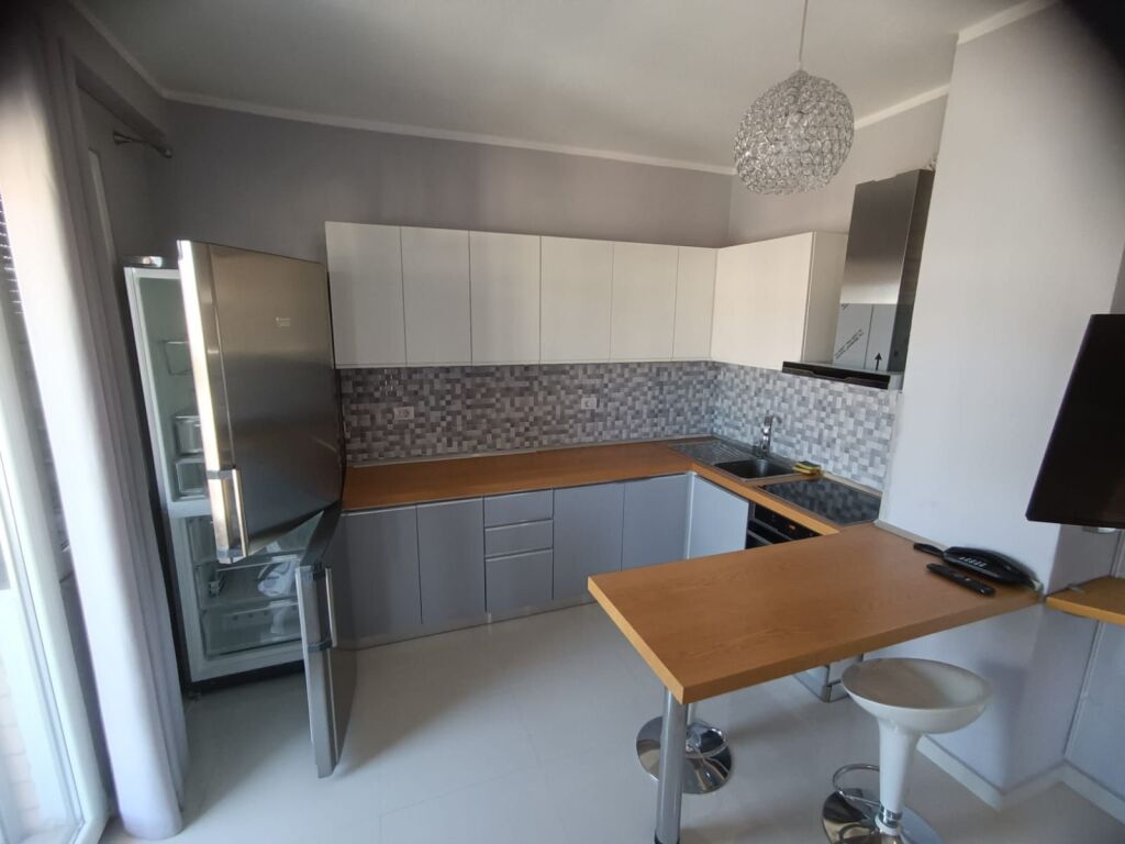 JEPET ME QIRA APARTAMENT 2+1 ME SUPER PAMJE NE ASTIR PRAN BAR ARTISTIT  ID 5618