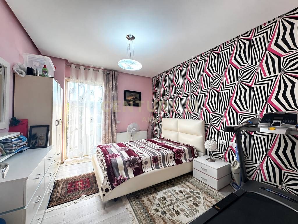 Shitet Apartament 4+1+2 në Fresk – Arredim Modern