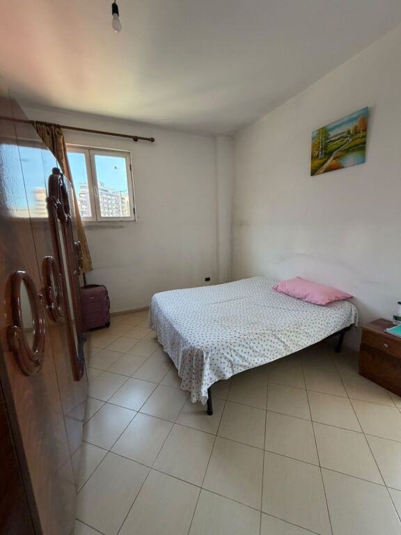 Jepet me qera Apartamenti 1+1 , Astir rruga Teodor Keko perballe Bar Oslo 400 mije leke i diskutueshem