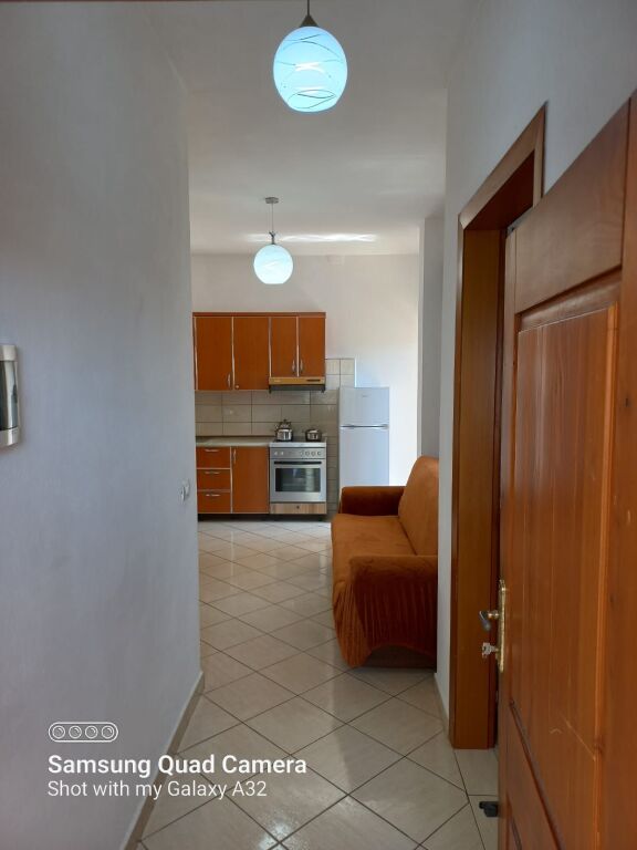 Apartament me Qera, Tirane