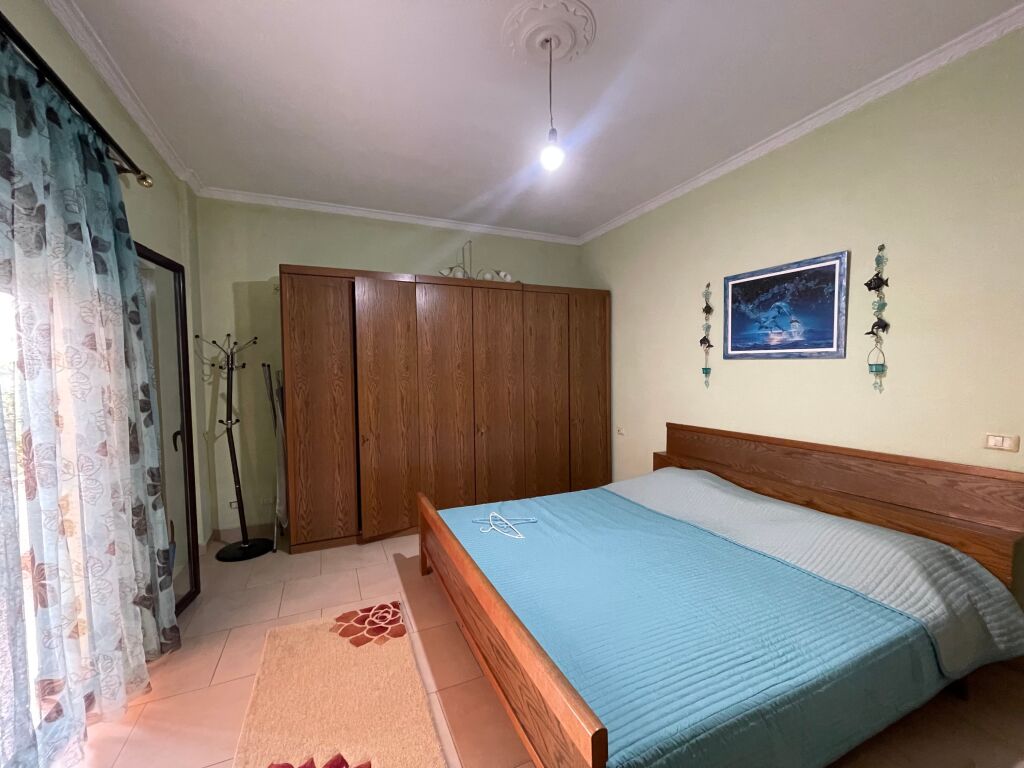 JEPET ME QIRA KAT VILE 2+1 NE KOMBINAT 40.000 LEK NE MUAJ