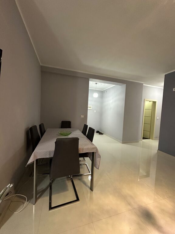 🏠 JEPET ME QIRA – APARTAMENT 2+1, ASTIR