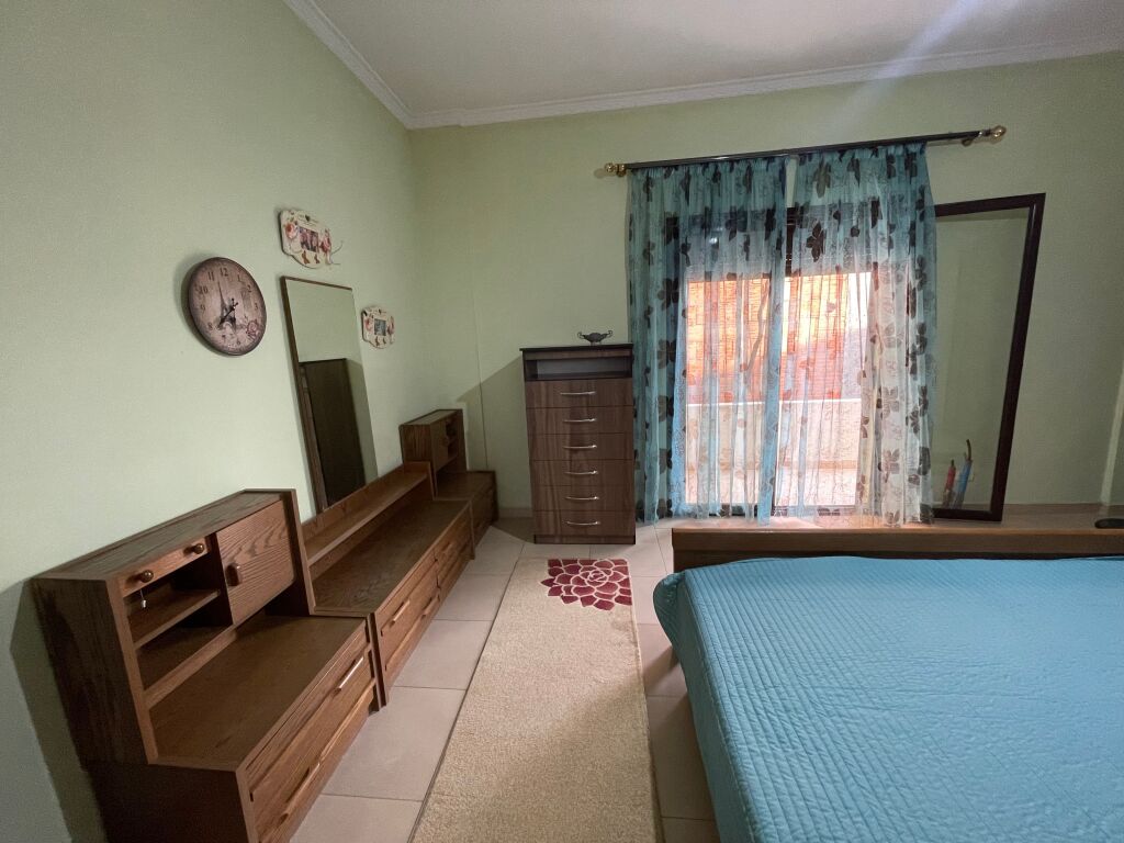 JEPET ME QIRA KAT VILE 2+1 NE KOMBINAT 40.000 LEK NE MUAJ