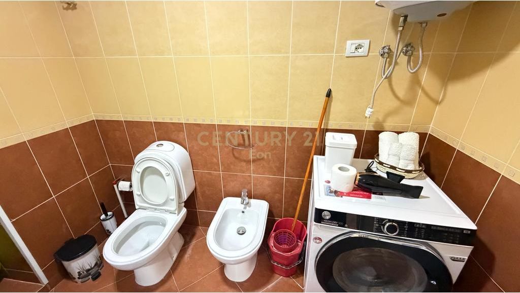 APARTAMENT 2+1+VERANDE PER SHITJE 50M LARG DETIT, NE NJE KOMPLEKS REZIDENCIAL GOLEM!!!