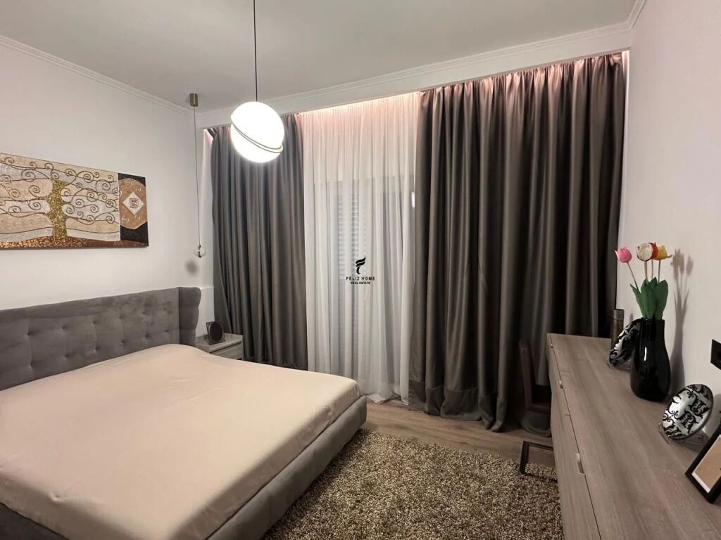 SHITET VILA 2-KATSHESHE FRESK 550.000 EURO FH-94181