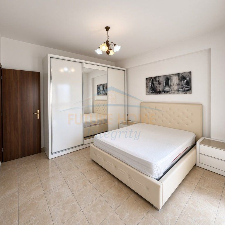 Shitet, Apartament 2+1+2, Ish Ura e Nisherakut, Tiranë. 245,000 €
