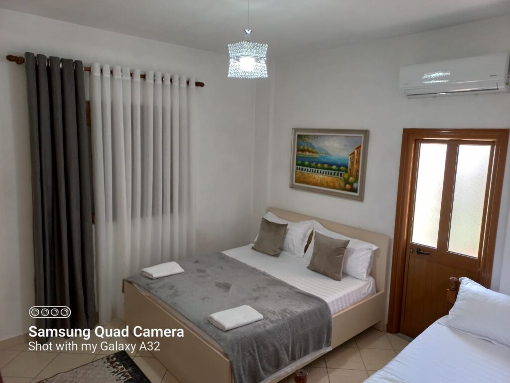 Apartament me Qera, Tirane