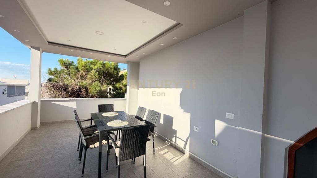 APARTAMENT 2+1+VERANDE PER SHITJE 50M LARG DETIT, NE NJE KOMPLEKS REZIDENCIAL GOLEM!!!