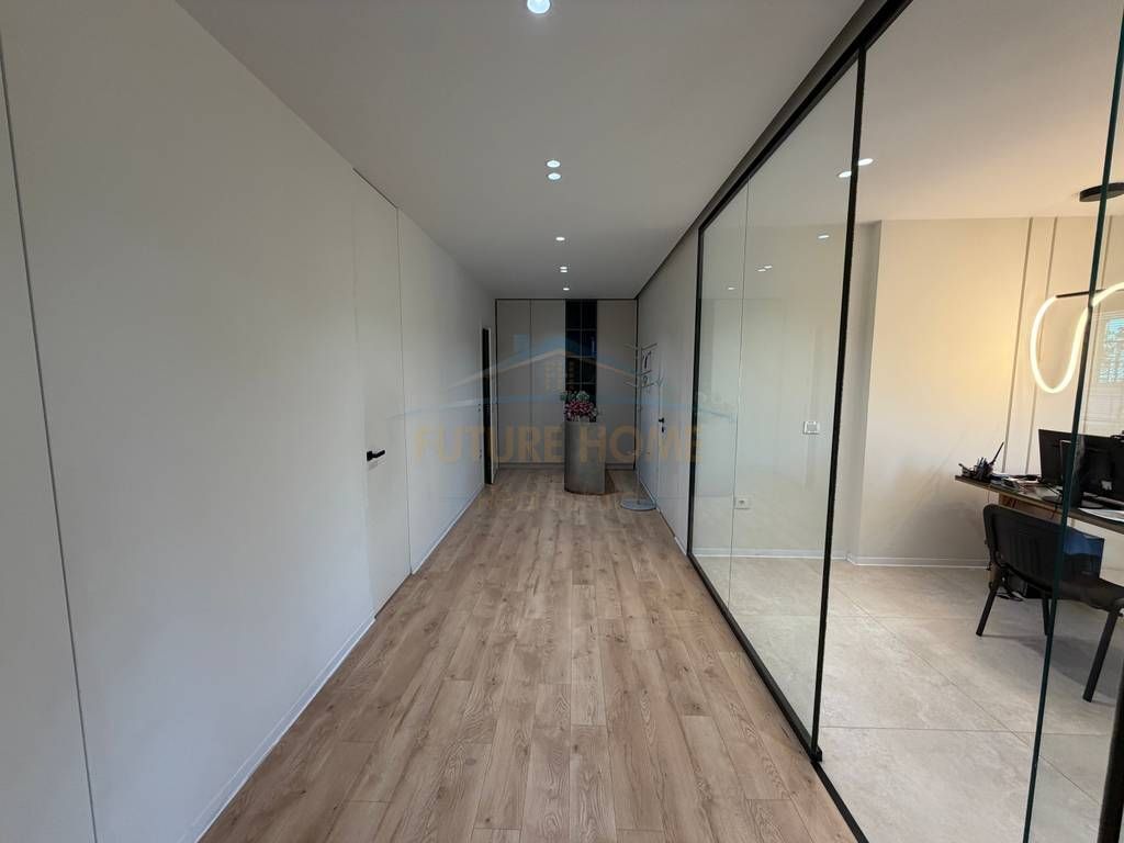 Shitet,Apartament3+1+2+Post Parkimi,Bllok,Tirane.