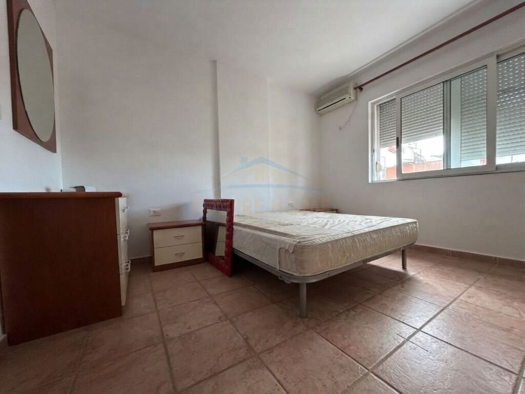 Affitto, Appartamento 2+1+2, Comune di Parigi, Tirana