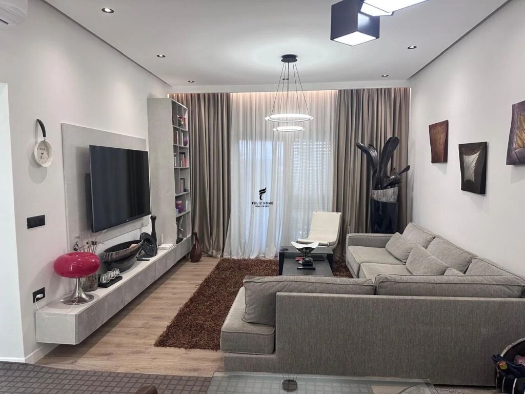 SHITET VILA 2-KATSHESHE FRESK 550.000 EURO FH-94181