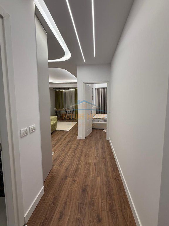 Shitet , Apartament 1+1, Unaza e Re, Tiranë.