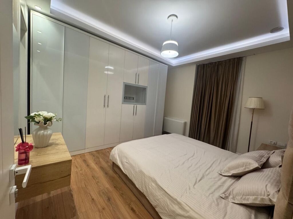 Jepet me qira Apartament 2+1+2 + post Park Gate