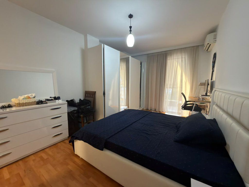 Strada di Durazzo - Affittiamo appartamento 3+1 /Mese 100.000 Lek /Mese