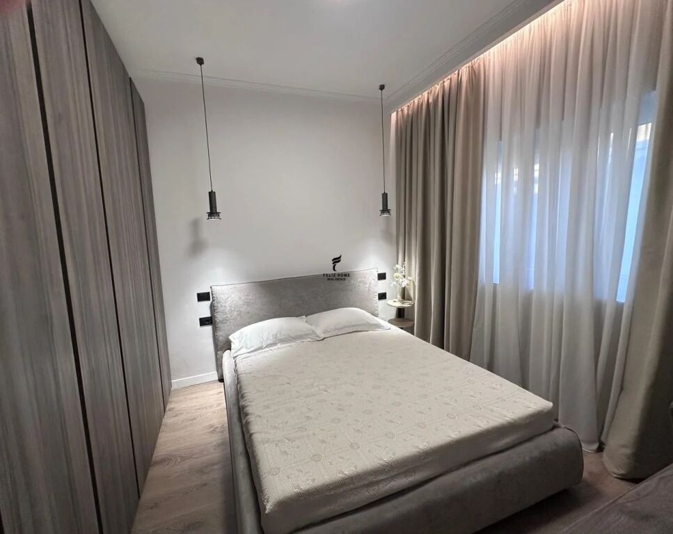 SHITET VILA 2-KATSHESHE FRESK 550.000 EURO FH-94181