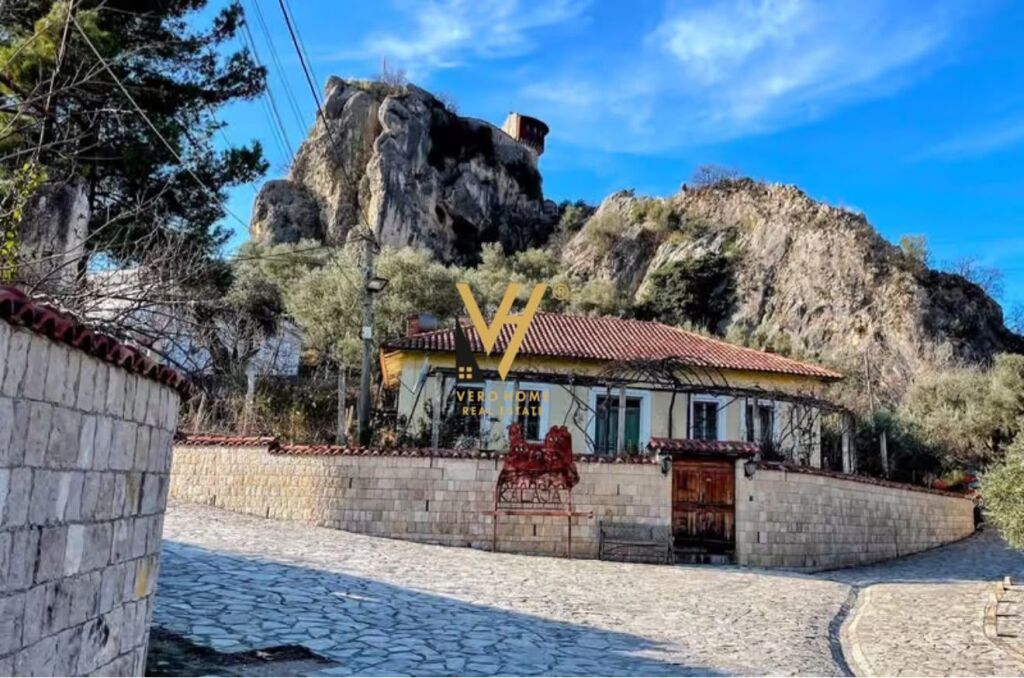 TERRENO IN VENDITA 2.800 M2 A PETRELE 31.500.000 LEKE