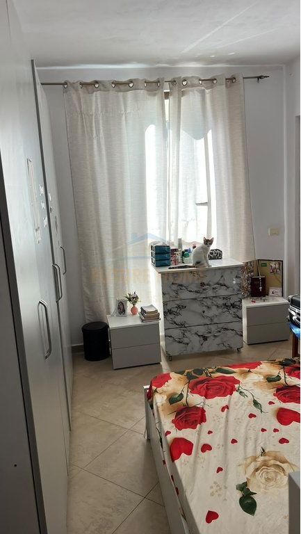 In vendita, Appartamento 1+1, Yzberisht, Tirana.