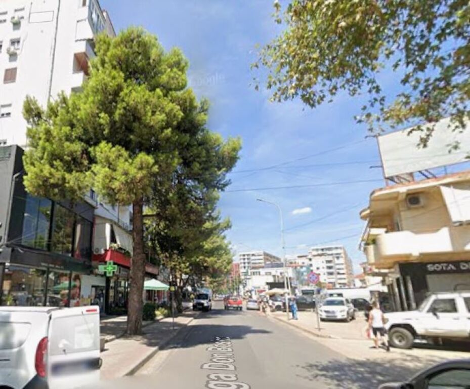 ME QIRA – DYQAN / HAPËSIRË BIZNESI ME PAMJE NGA RRUGA KRYESORE, DON BOSKO, TIRANË  ID 5614