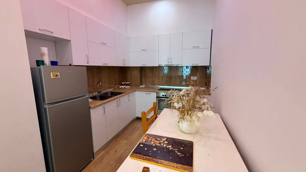 SHITET APARTAMENT 2+1+2 – LIQENI I THATË