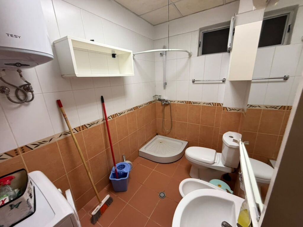 🏠 Apartment 2+1 for rent – “3 Dëshmorët” Street  Apartment 2+1 for rent, located on “3 Dëshmorët” Street, near Anel gas station.