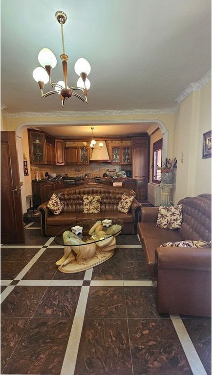 Shitet, Apartament 3+1+2, Ish urt, Durres